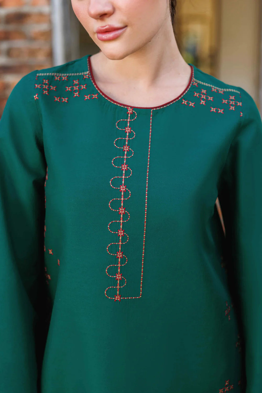 EMBROIDERED LAWN USE-9285